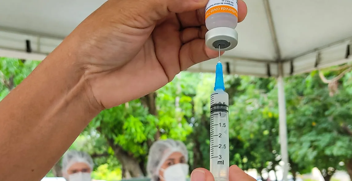Vacinação contra covid-19 em Teresina