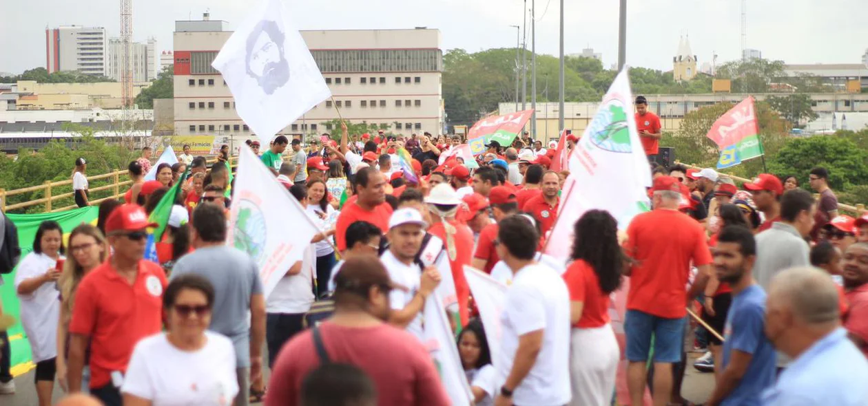 Evento pró-Lula na ponte da Amizade