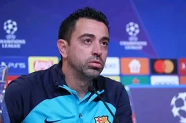Xavi anuncia que vai permanecer como técnico do Barcelona