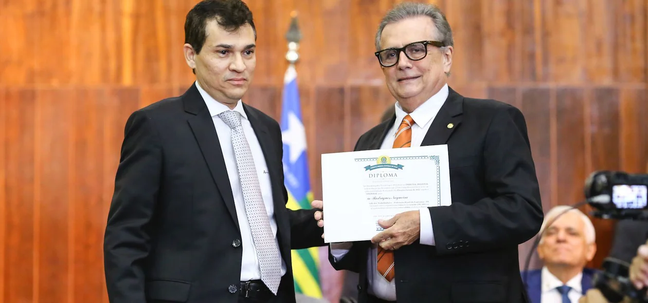 Flávio Nogueira é diplomado