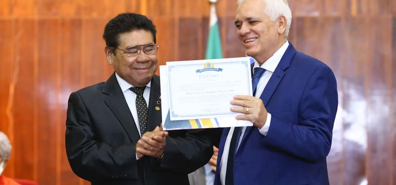 Vice-governador eleito Themístocles Filho foi diplomado