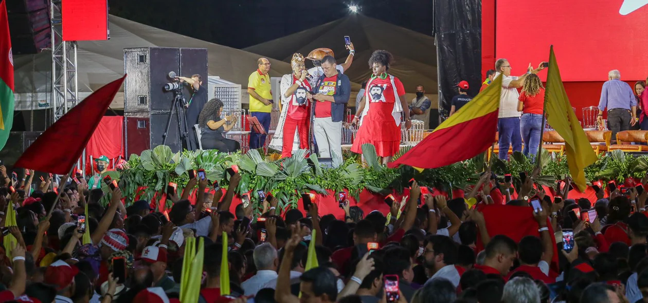 Evento com Lula em Teresina reúne multidão