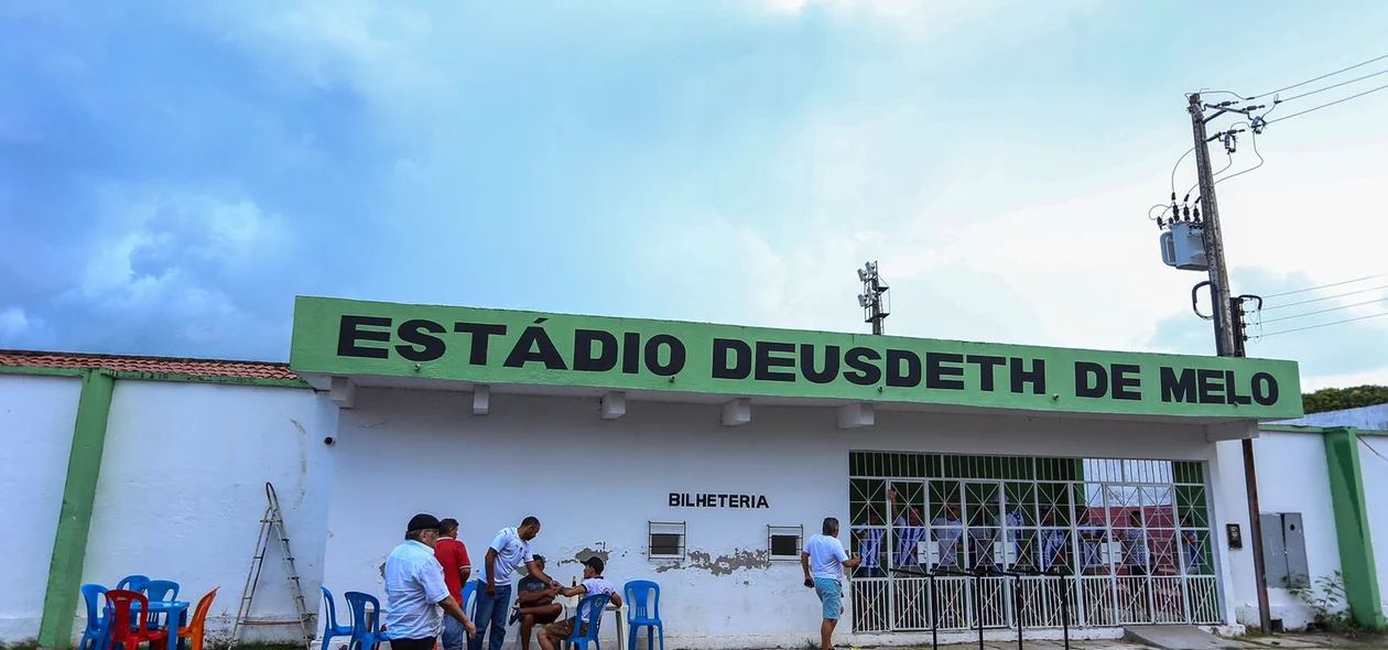 Estádio Deusdeth Melo
