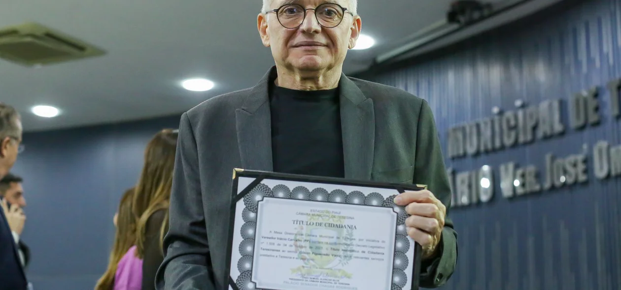 Gilson Figueiredo Viana recebeu o título de cidadão teresinense