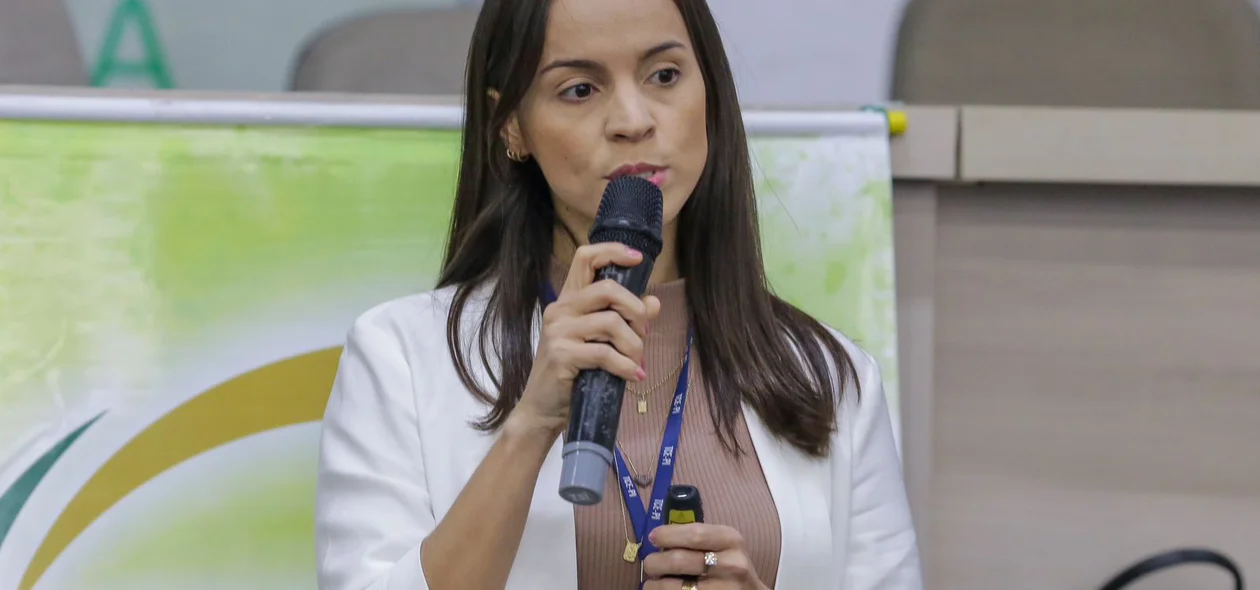 Dayana Pereira, servidora do TCE
