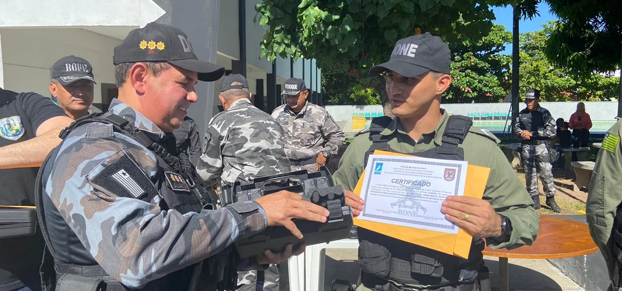 Policiais receberam certificado pela formação