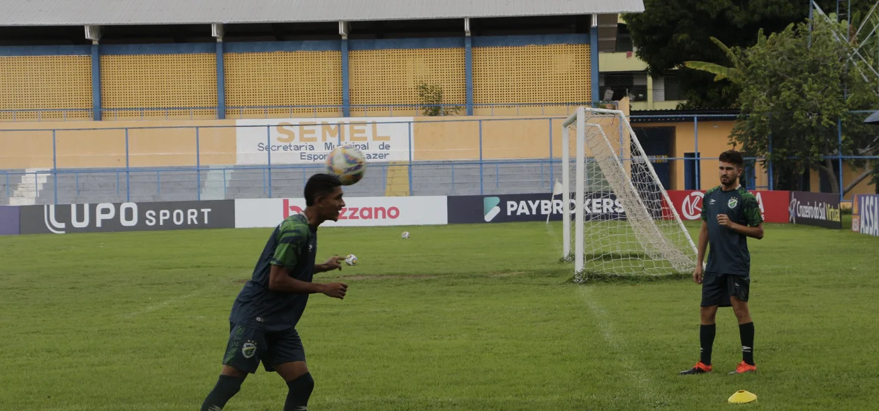 Altos realiza suas atividades no estádio Lindolfo Monteiro