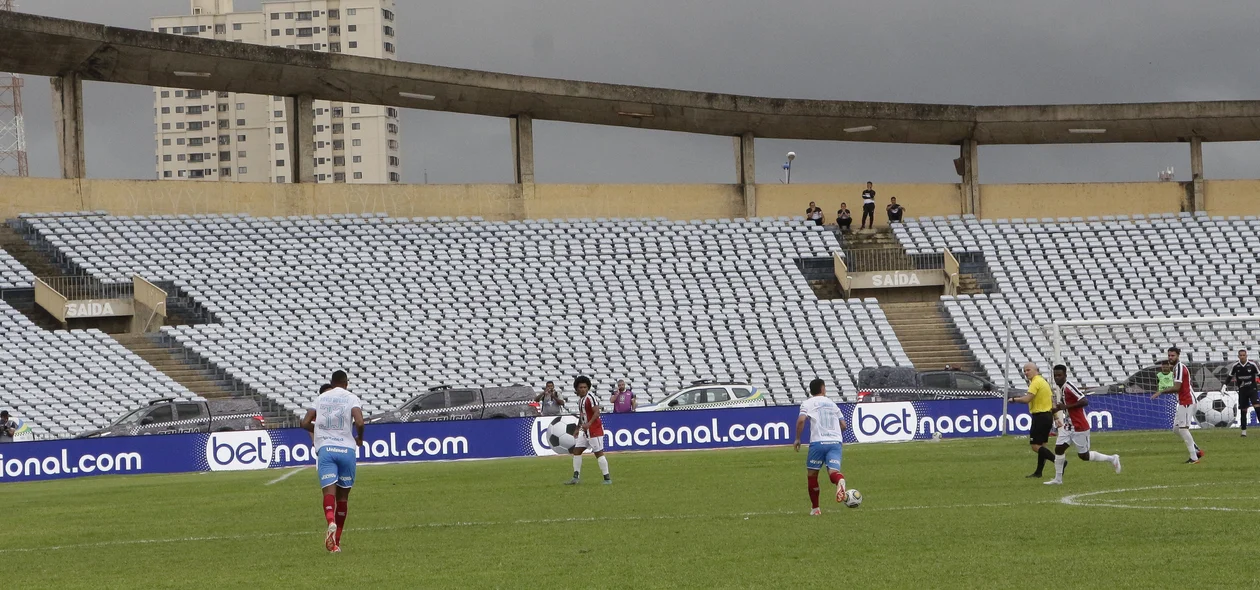 River e Bahia se enfrentaram no estádio Albertão
