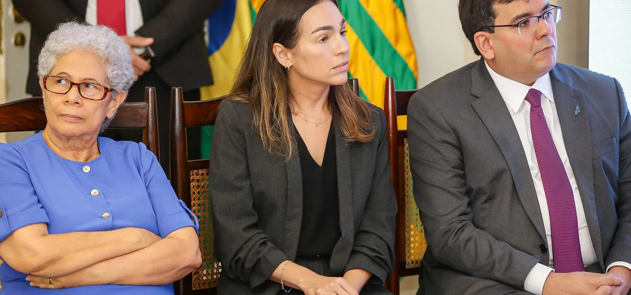 Secretária Regina Sousa, primeira-dama Isabel Fonteles e o governador Rafael Fonteles