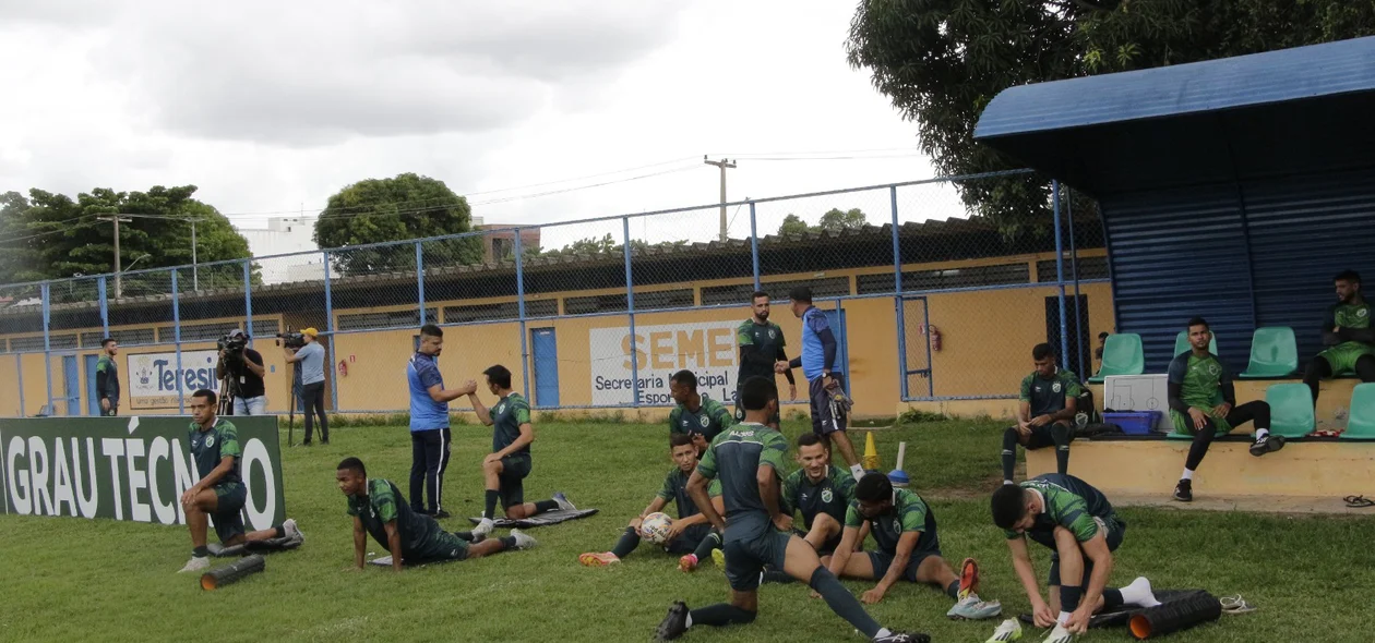 Time do Altos se preparando para o jogo contra o Maranhão