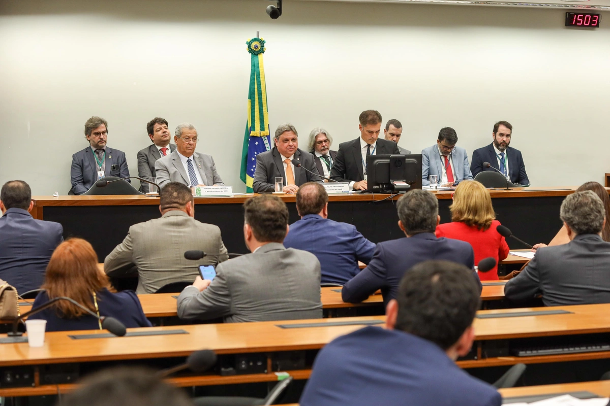 Comissão Mista de Orçamento discute ajuda ao Rio Grande do Sul