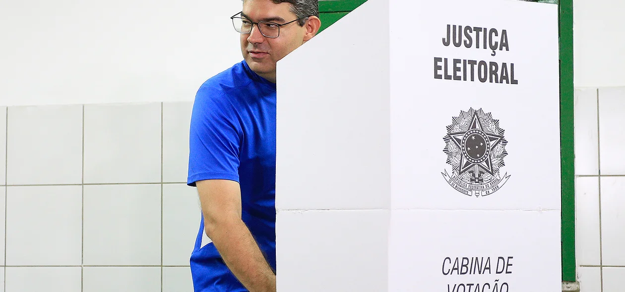 Luciano Nunes votando 