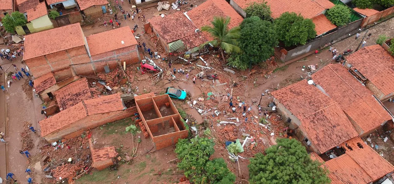 Vista aérea mostra situação do Parque Rodoviário após enxurrada