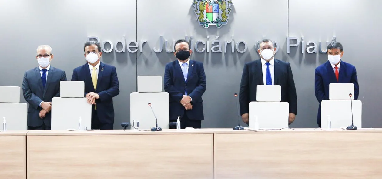 Presentes na solenidade de inauguração do Tribunal de Justiça do Piauí