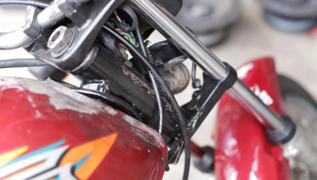 A motocicleta estava com a numeração raspada