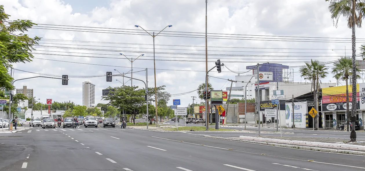 Avenida joão XXIII no último dia do ano