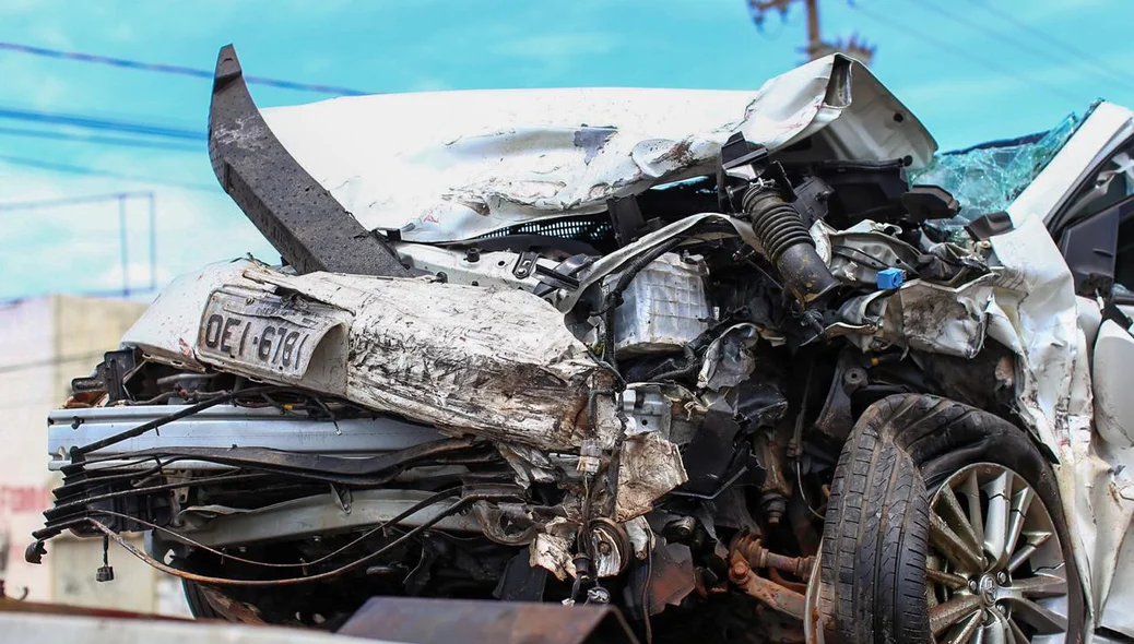 Corolla destruído