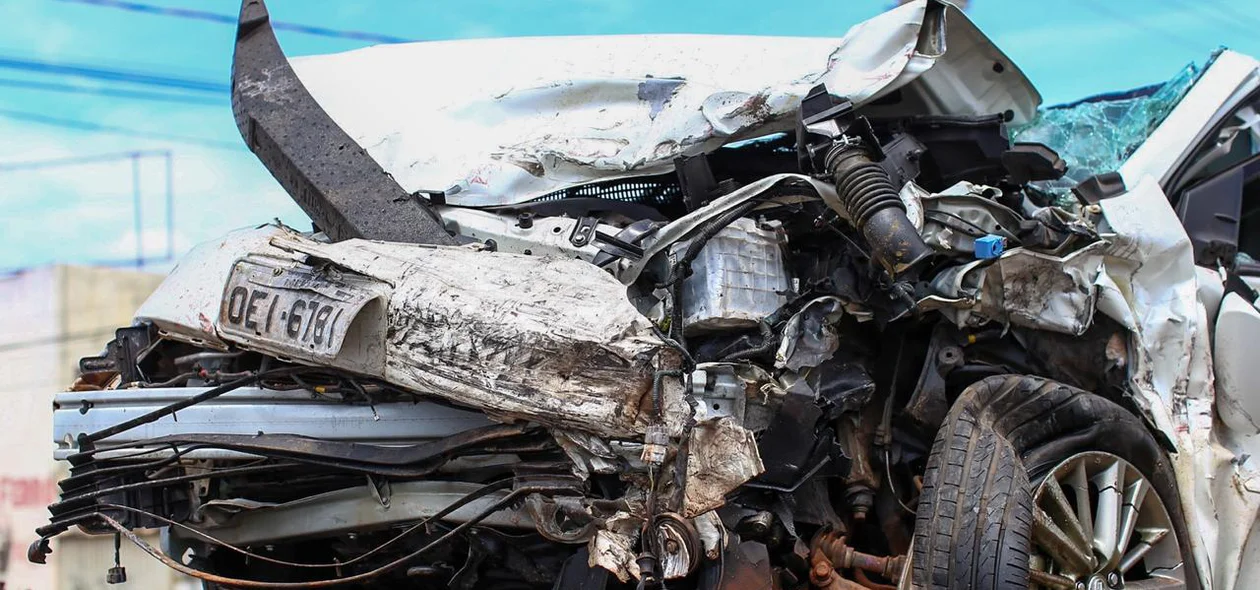 Corolla destruído