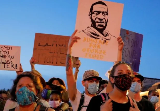 Protestos nas ruas pela morte de George Floyd