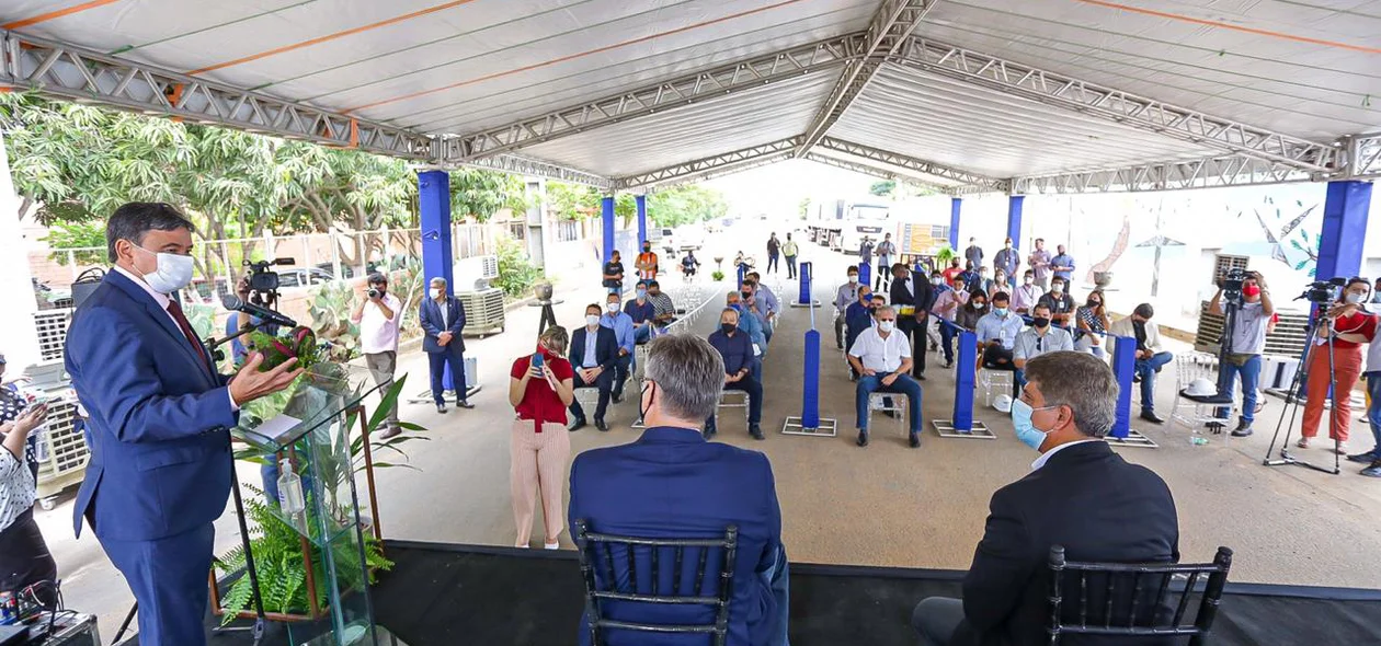 Wellington Dias discursa em solenidade