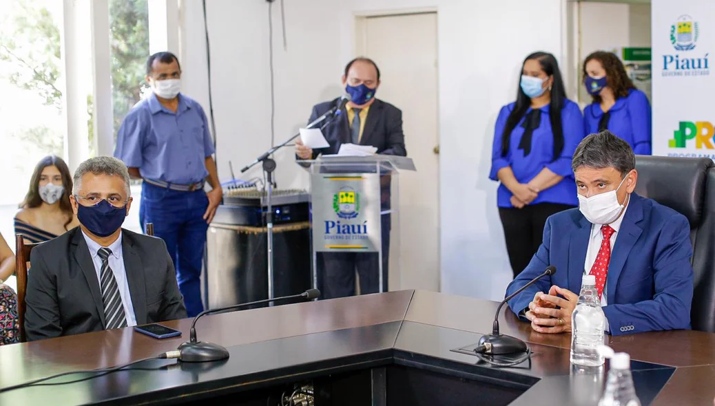 A posse aconteceu na manhã desta quinta