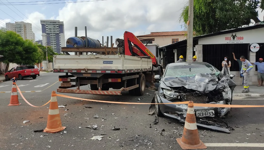 Acidente aconteceu na Avenida Visconde da Parnaíba