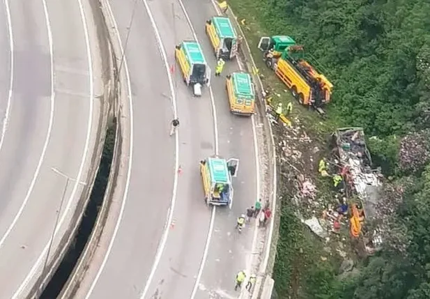 Acidente grave com ônibus de turismo no Paraná