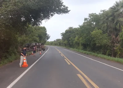 Apesar da gravidade, não houve vazamento da carga e pista não precisou ser interditada.