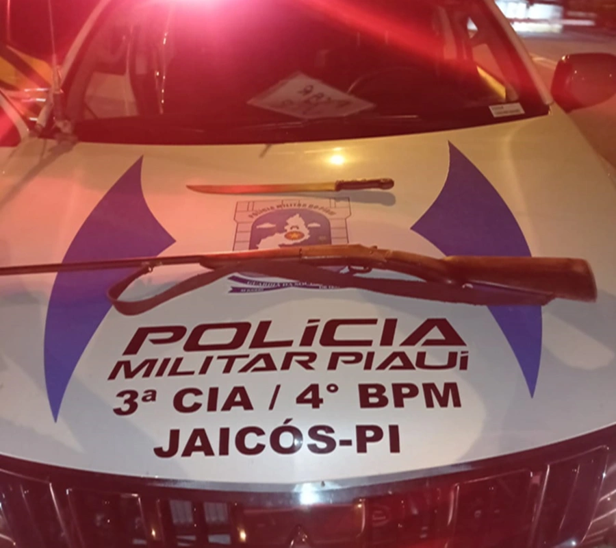 Arma de fogo e facão apreendidos na cidade de Jaicós