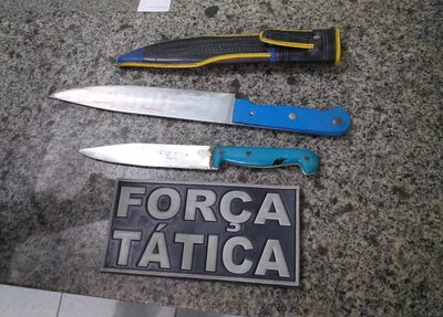 Armas brancas utilizadas pelo criminoso