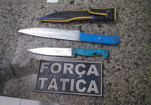 Armas brancas utilizadas pelo criminoso