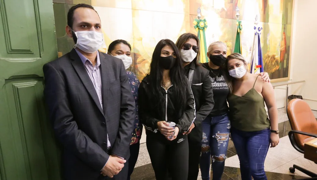 Artistas se reúnem com representantes da Prefeitura de Teresina