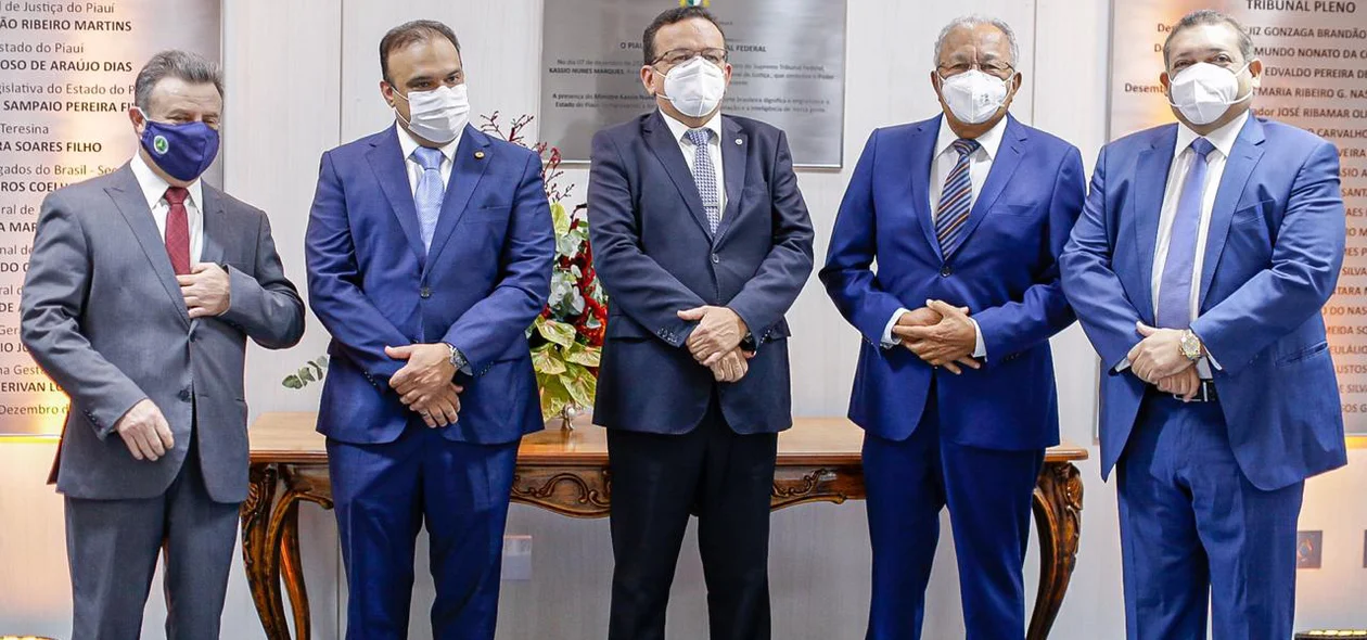 Autoridades na solenidade
