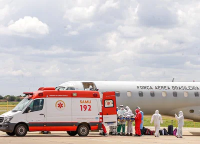 Avião da FAB com pacientes de Manaus chega a Teresina