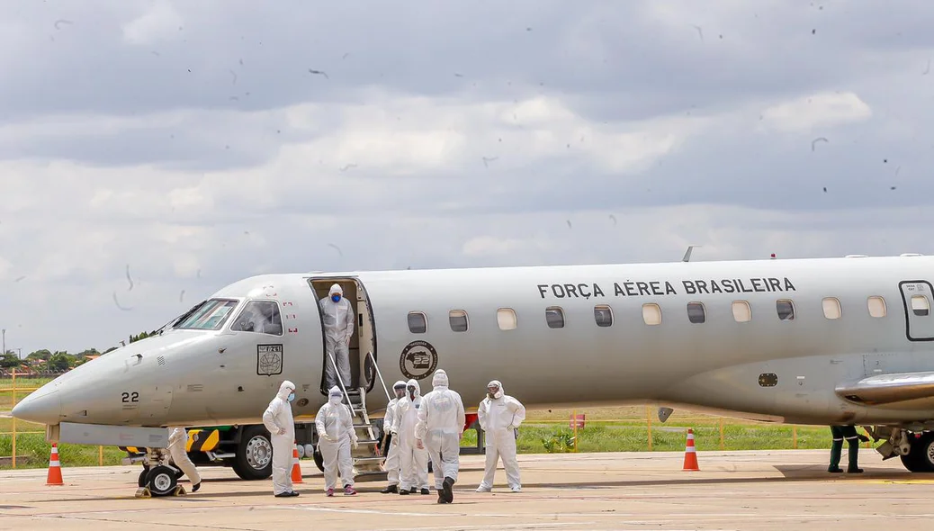 Avião da FAB vindo de Manaus