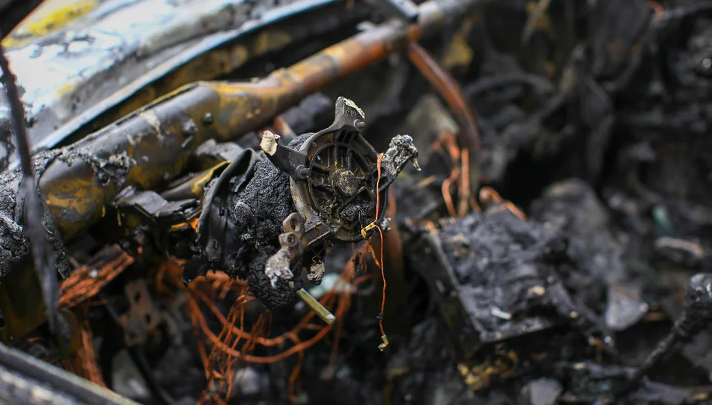 Carro pegou fogo no Centro de Teresina