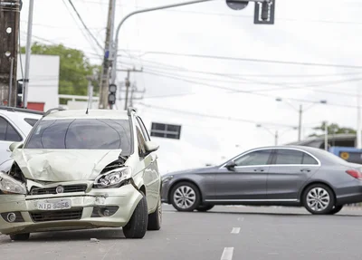 Carros envolvidos no acidente