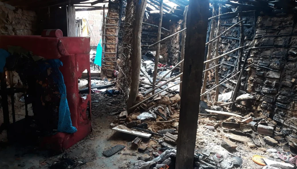 Casa onde aconteceu o incêndio em Parnaíba