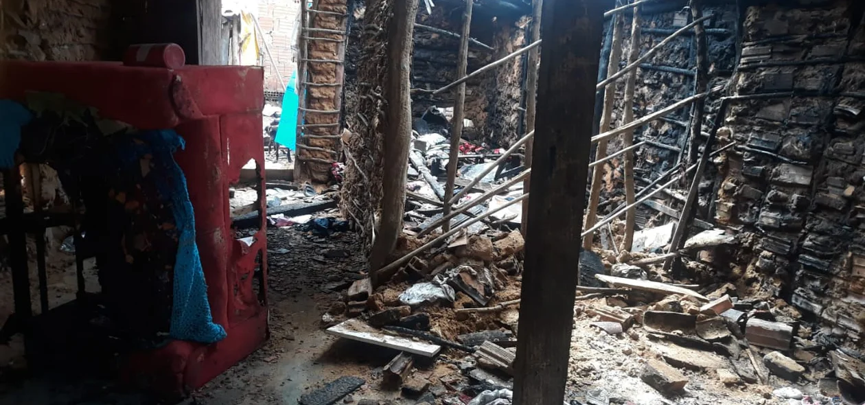 Casa onde aconteceu o incêndio em Parnaíba
