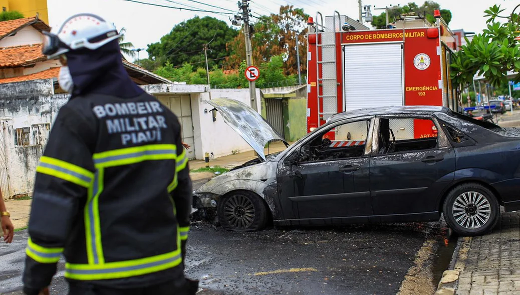 Corpo de Bombeiros no local do incidente