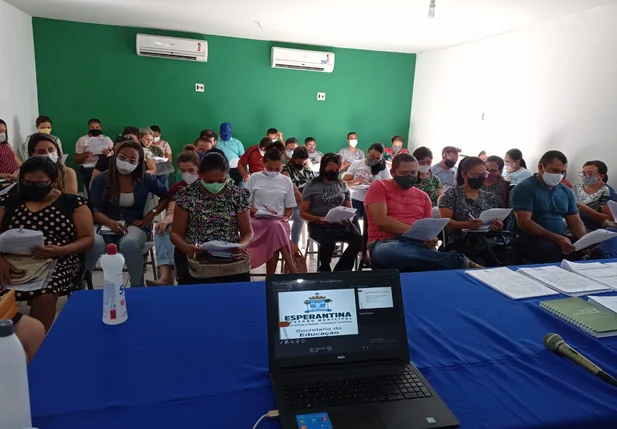 Diretores de Esperantina se reúnem para debater início do ano letivo