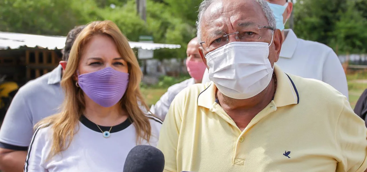 Dr. Pessoa durante entrevista