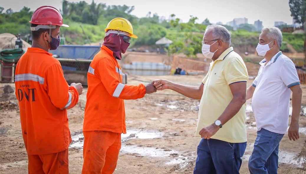 Dr. Pessoa e Robert Rios visita obras na zona norte de Teresina