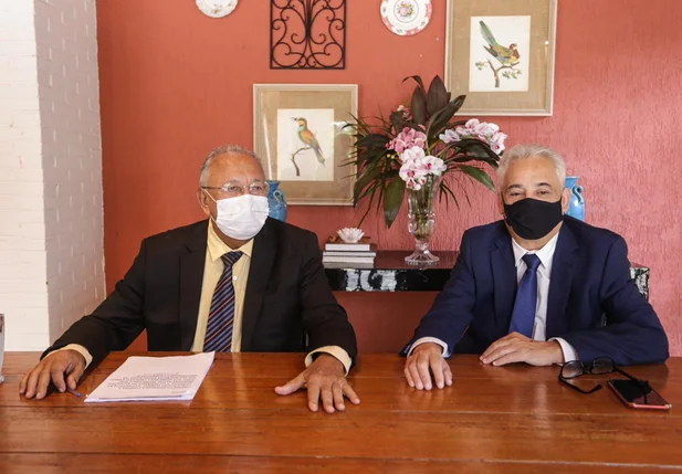 Dr. Pessoa e Robert são empossados