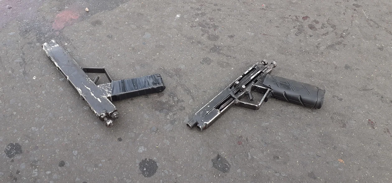 Duas armas de fogo de fabricação caseira foram apreendidas