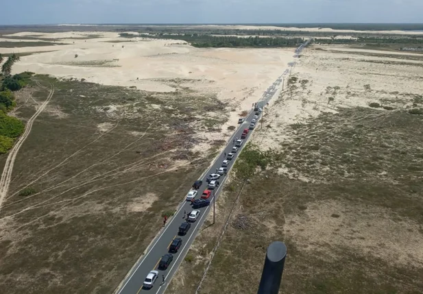 Dunas bloqueiam rodovia PI 116