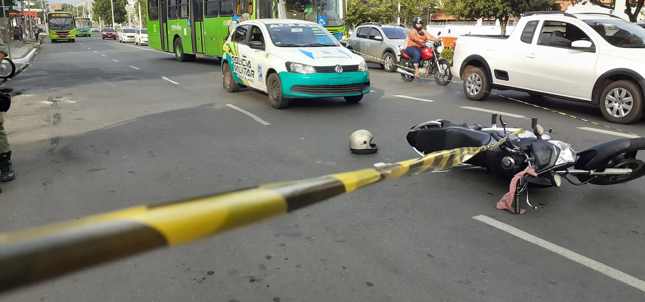 Dupla caiu baleada na Avenida Frei Serafim