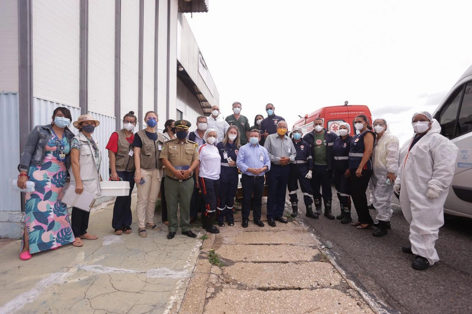 Equipe que recebeu pacientes de Manaus
