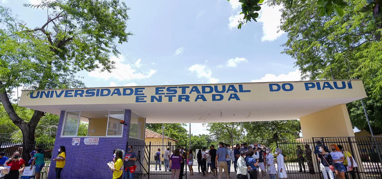 Estudantes que irão fazer o Enem na Uespi