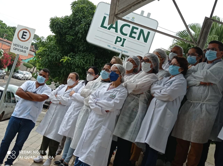 Funcionários do Lacen-PI realizam protesto